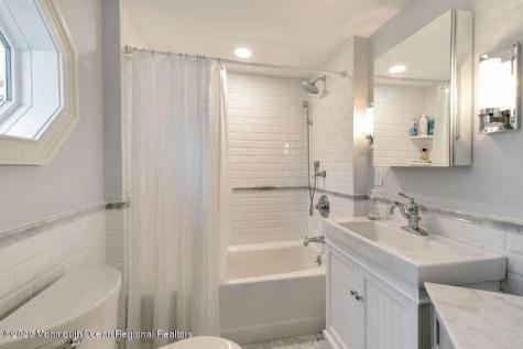 519 1/2 St Clair Avenue Spring Lake NJ 07762