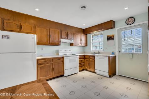10 Edinburgh Lane Manchester NJ 08759