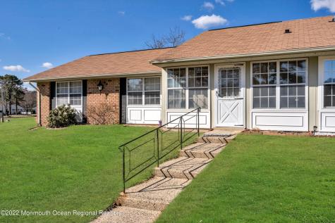 10 Edinburgh Lane Manchester NJ 08759