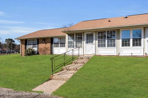 10 Edinburgh Lane Manchester NJ 08759