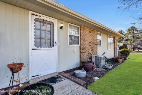 10 Edinburgh Lane Manchester NJ 08759