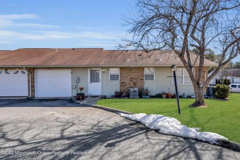 10 Edinburgh Lane Manchester NJ 08759