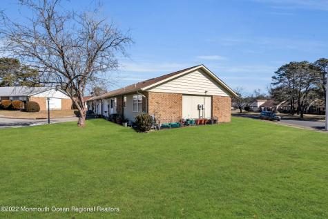 10 Edinburgh Lane Manchester NJ 08759