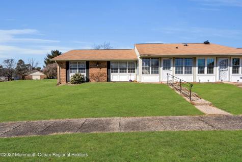10 Edinburgh Lane Manchester NJ 08759