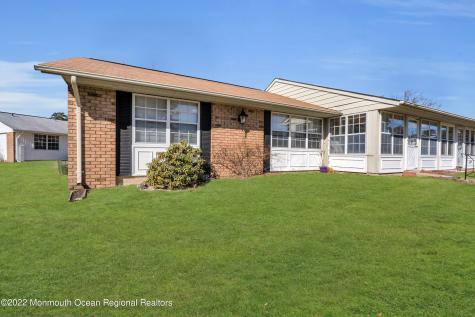 10 Edinburgh Lane Manchester NJ 08759
